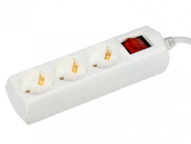 Фотография товара 'IEK Удлинитель У03В 3 места 2P+PE/1,5м 3х1мм2 10А/250В WYP10-10-03-D15-ZK-G'