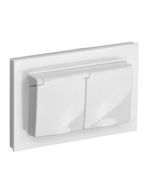 Фотография товара 'IEK BRITE Розетка 2-местная с заземлением с защитными шторками и крышкой 16А в сборе IP44 РСбш12-3-44-БрБ белый BR-R26-16-44-K01-F'