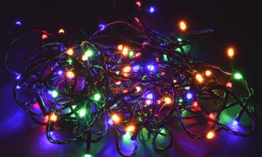 Фотография товара 'IEK LIGHTING Гирлянда нить 10м 100 светодиодов RGB IP20 зеленый шнур 1,5м 230В контроллер 8 сцен LGDB110-3-100-10-G-S-20'