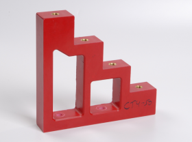 Фотография товара 'IEK Изолятор ступенчатый ИС4-50 (М10) силовой с болтом YIS11-4-50-B'