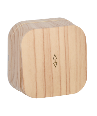 Фотография товара 'IEK Выключатель 1-клавишный для открытой установки проходной ВСп10-1-0-ХС 10А GLORY сосна EVH12-K34-10'